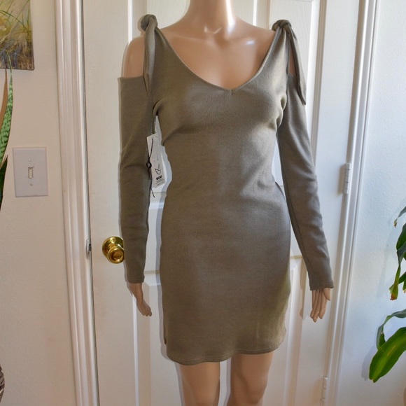 Minkpink Green Ribbed Cold Shoulder Dress - Picture 4 of 5